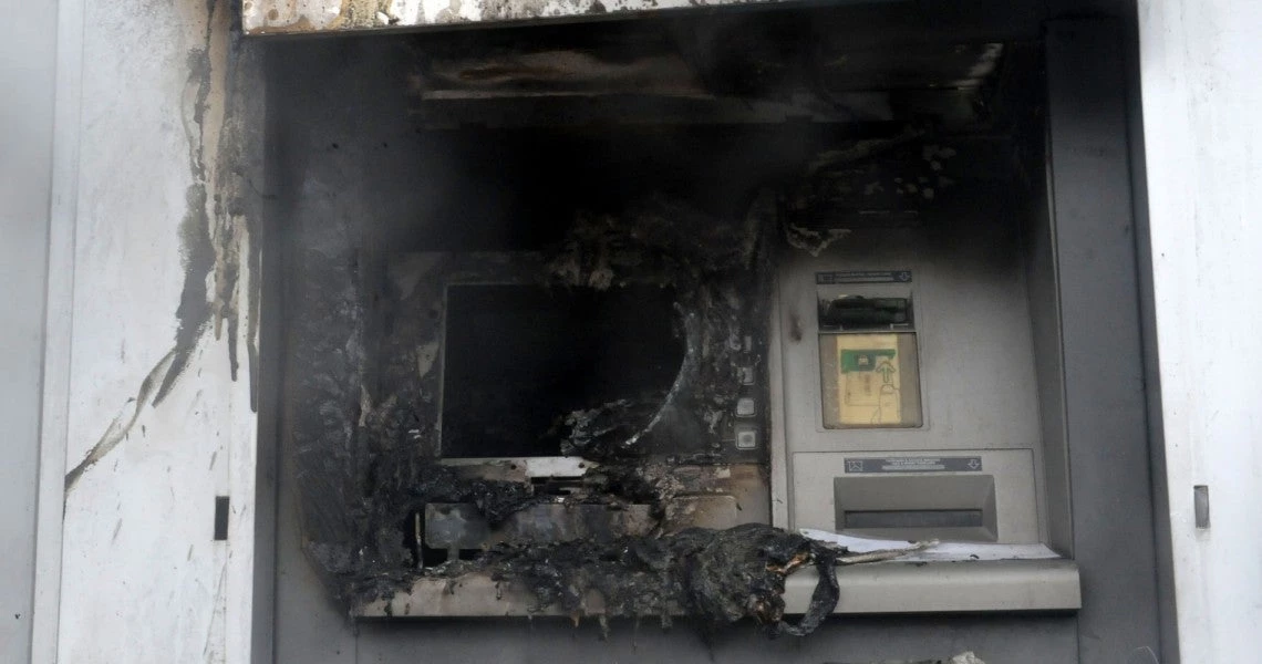 Έκρηξη σε ATM στο Πόρτο Ράφτη: Ξαναχτύπησαν οι δράστες με το αέριο